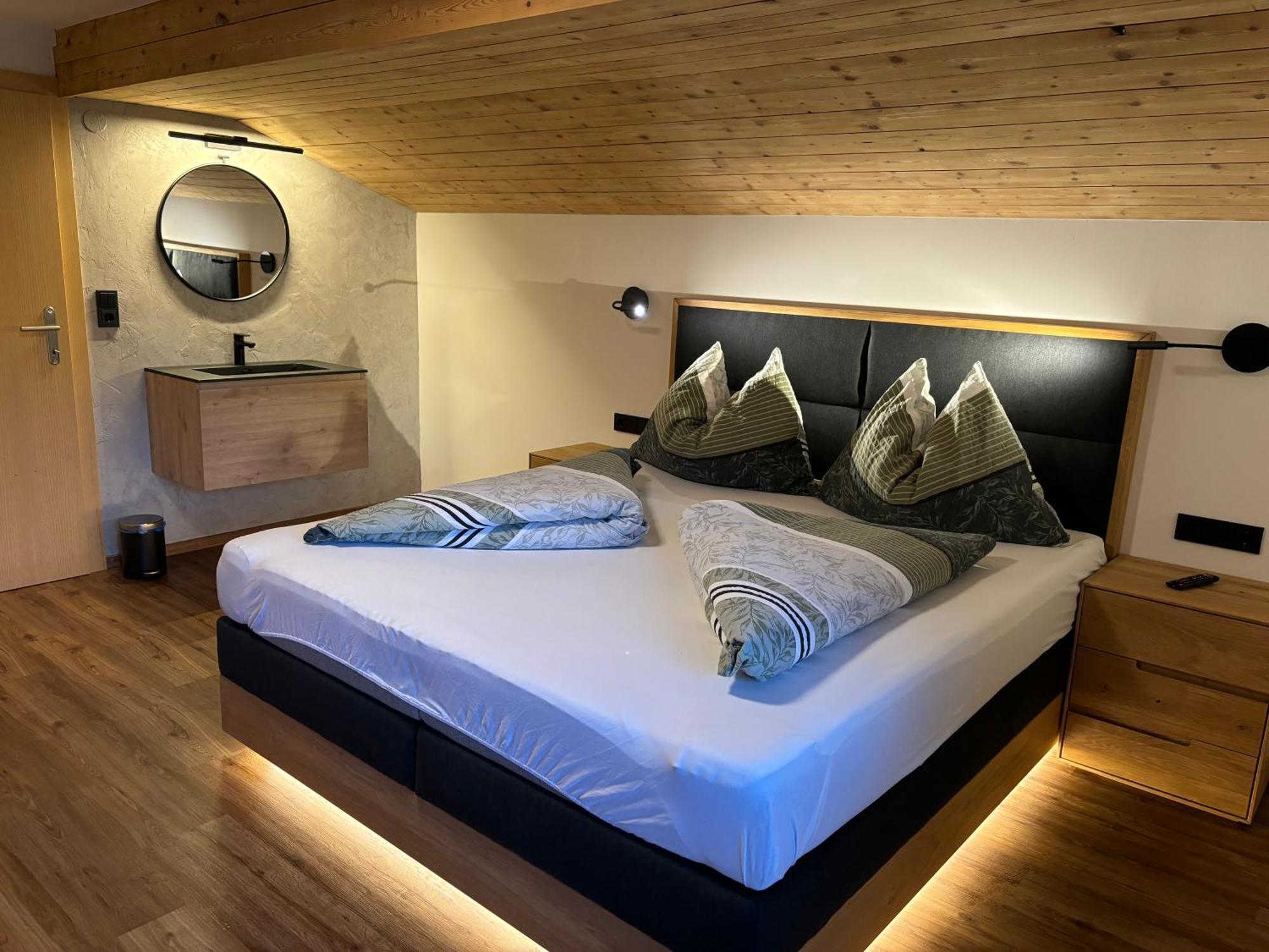 Peterlerhof Apartment Тукс Екстериор снимка