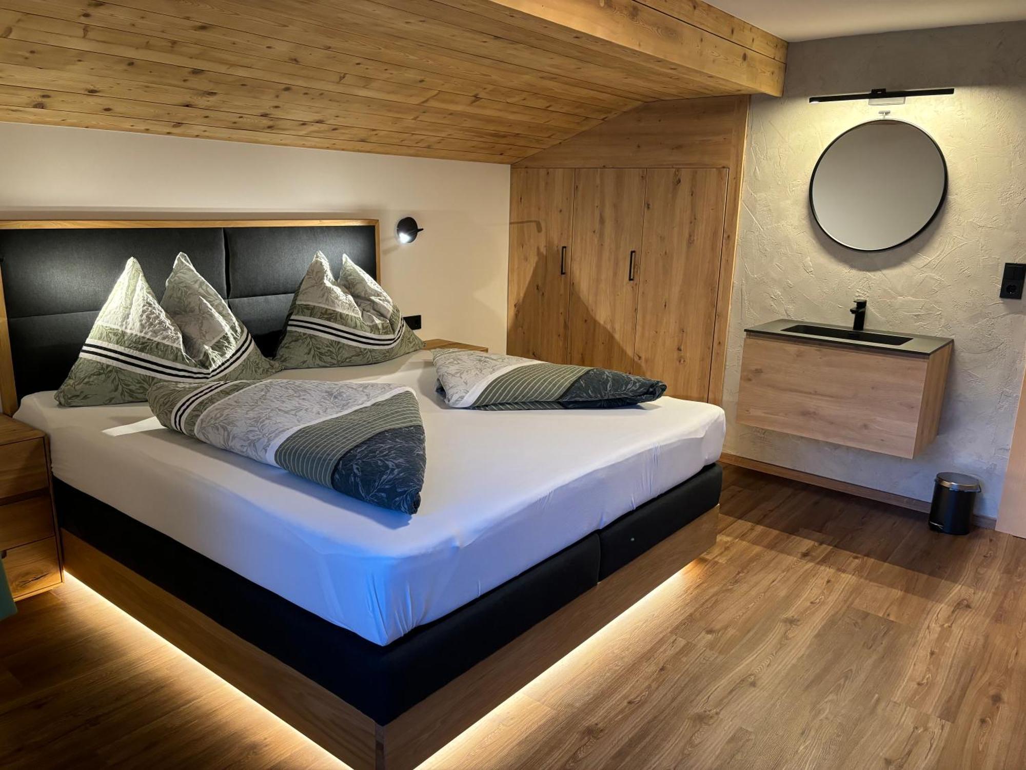 Peterlerhof Apartment Тукс Екстериор снимка
